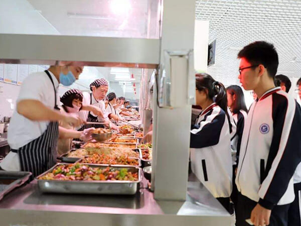 食堂承包：怎么注重食品安全，吃上放心飯菜？